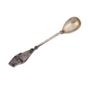 Silver cast tea-holder spoon "Bogatyr zastava" — image 1