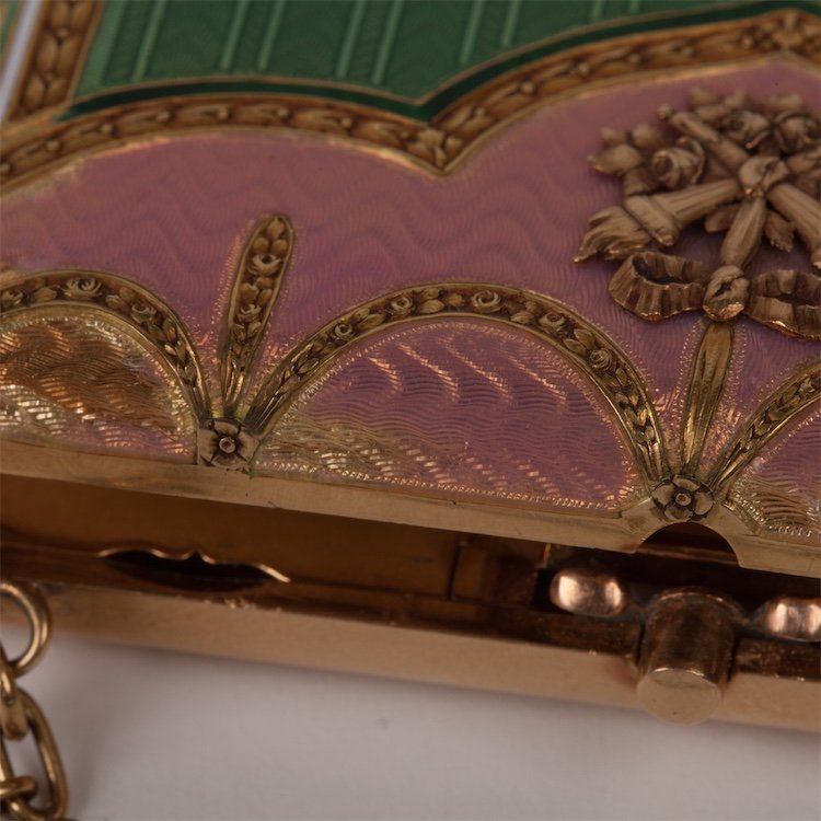 18K gold enamel ladies bag-purse with chain. — image 3