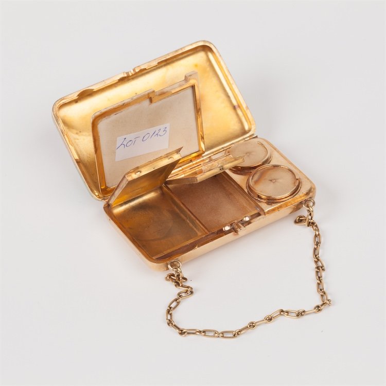 18K gold enamel ladies bag-purse with chain. — image 5