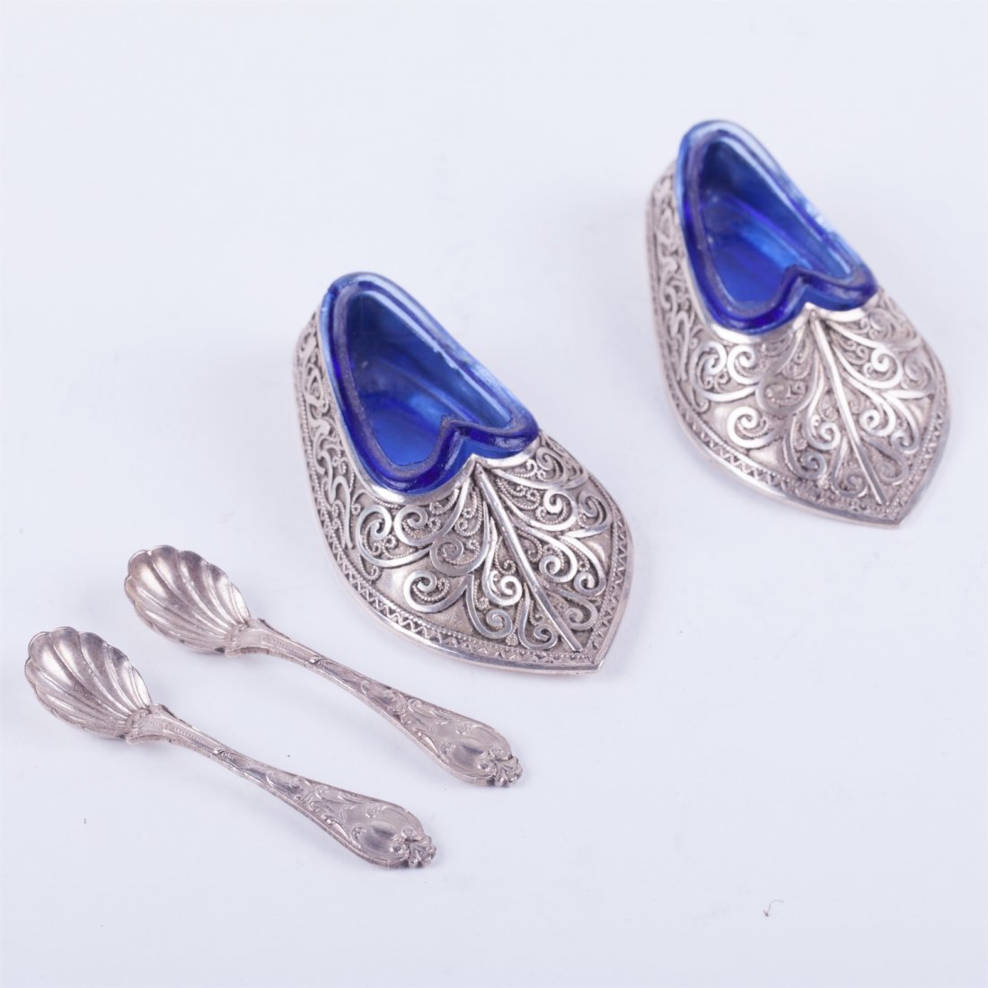 Pair of silver saltcellars. — image 2