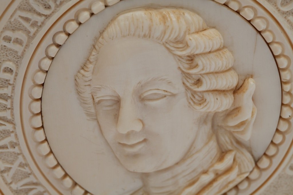 Russian Box with the portait of M.V. Lomonosov — image 2