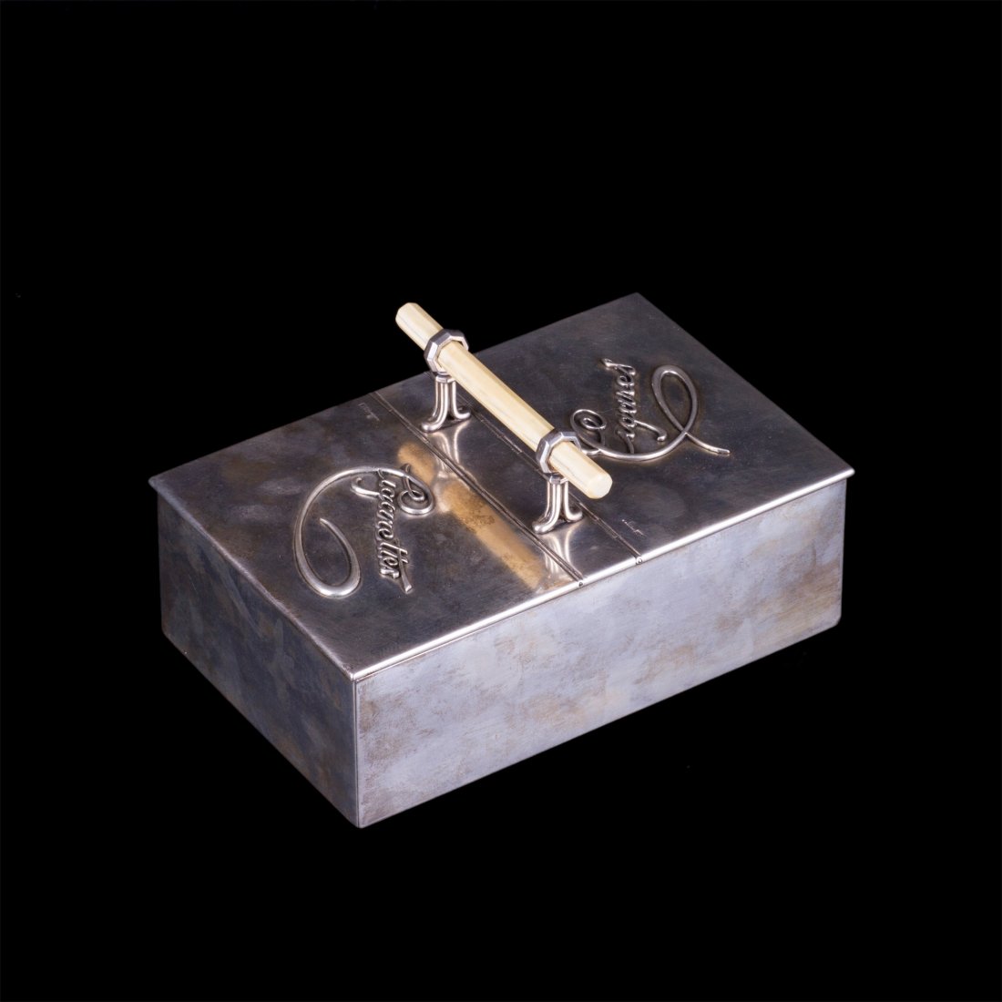 Silver and white material double lid cigar box by — image 1