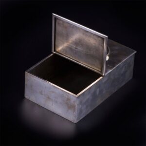 Silver and white material double lid cigar box by — image 5