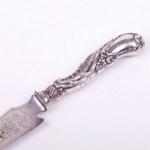Silver dessert knife. — image 3