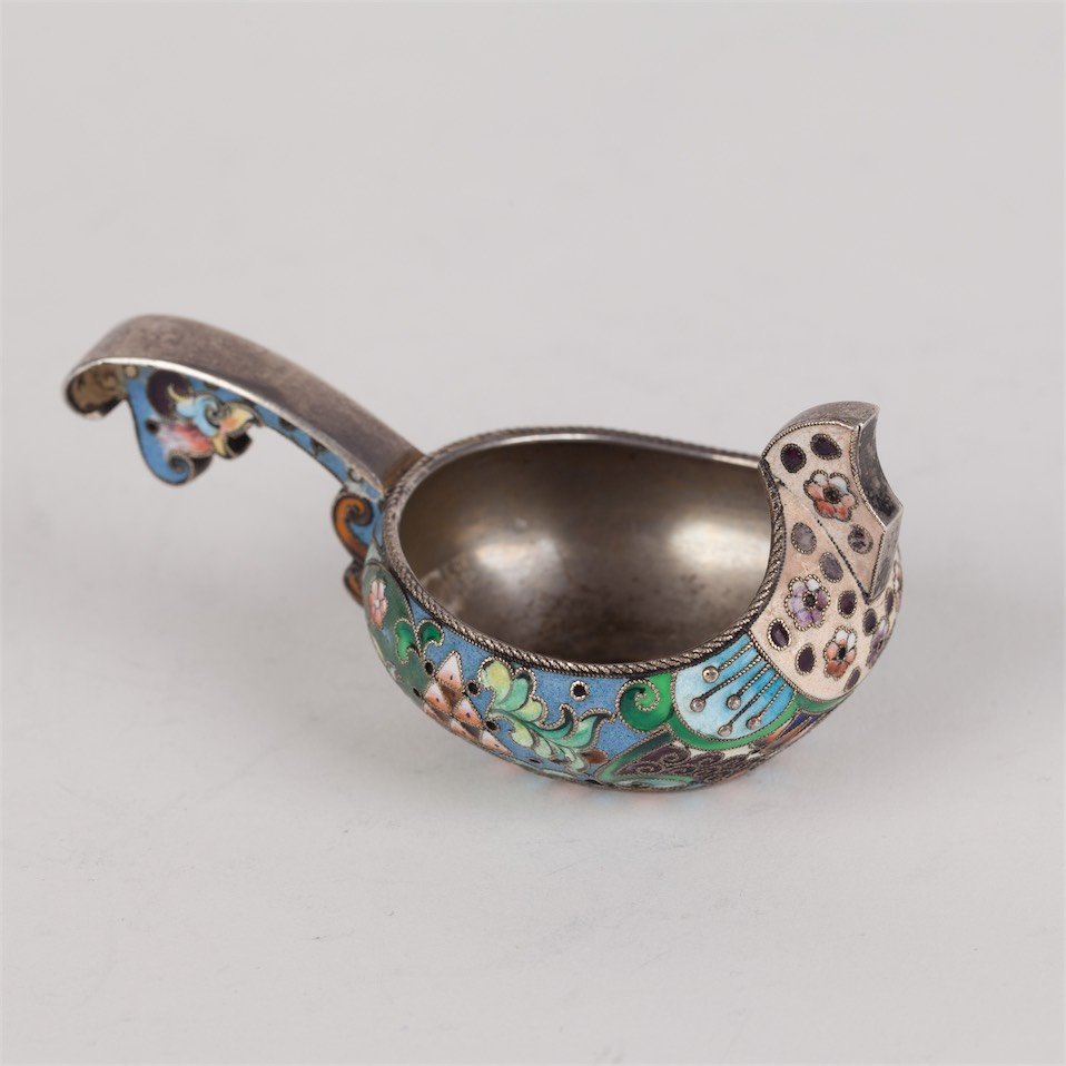 Small silver kovsh. 6 Moscow Artel of silversmiths. — image 2