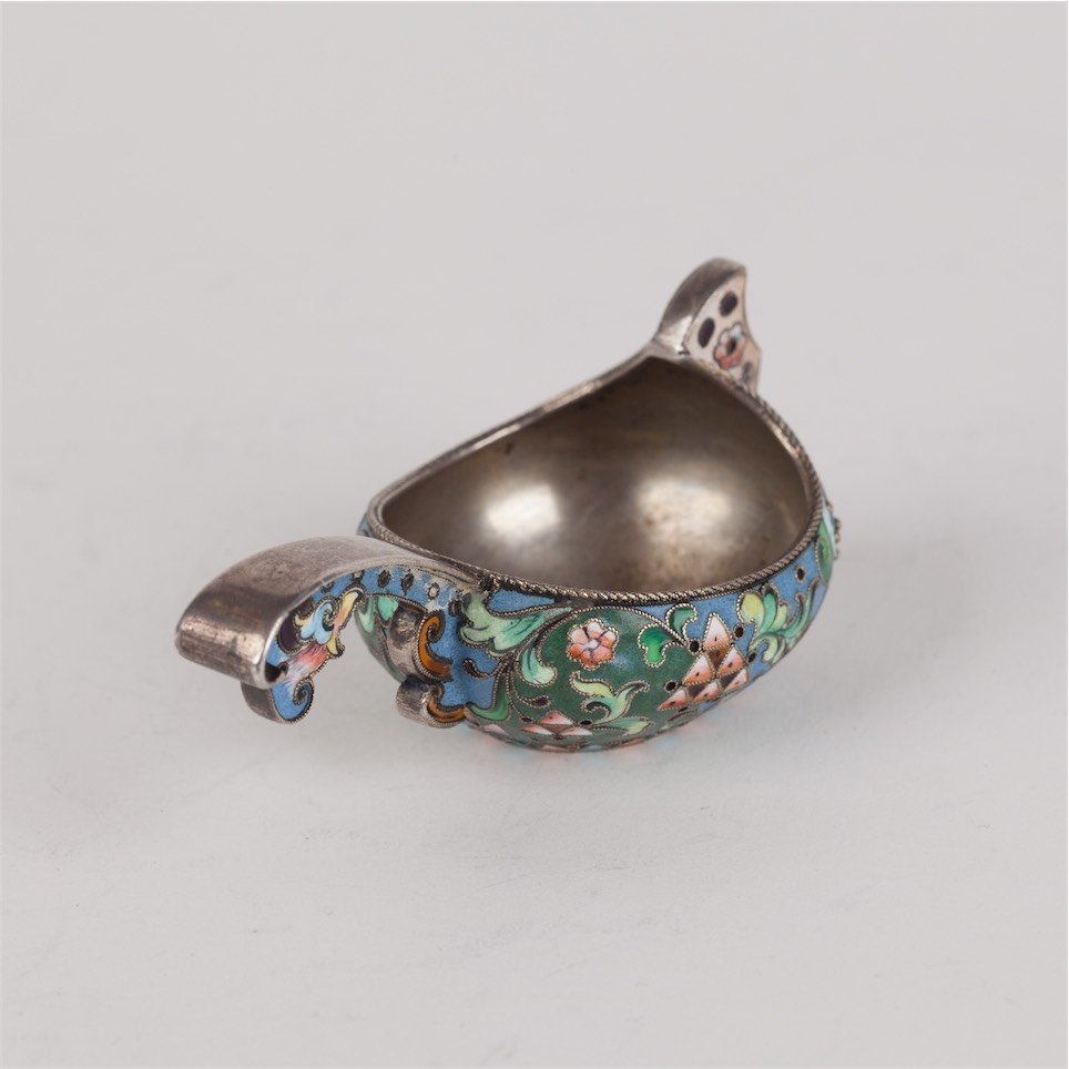 Small silver kovsh. 6 Moscow Artel of silversmiths. — image 3