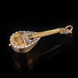 Gold, 56 pendant with enamel in a shape of "Mandoline" — image 1
