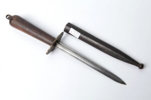 French boarding sailor dagger. — image 1