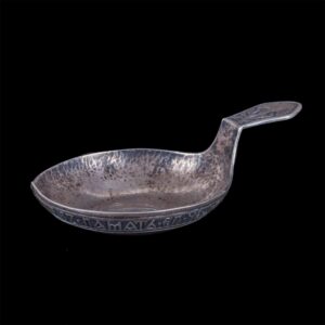 Unusual Russian presentation silver kovsh — image 1