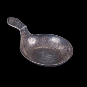 Unusual Russian presentation silver kovsh — image 2