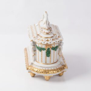 Porcelain box. Italy. Beginning of the 20th century. — image 2