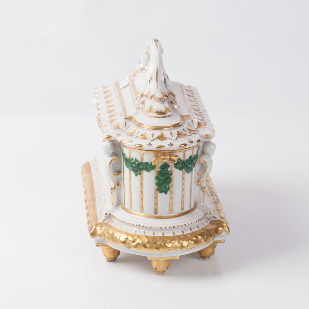 Porcelain box. Italy. Beginning of the 20th century. — image 2