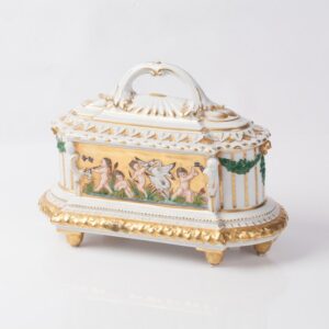 Porcelain box. Italy. Beginning of the 20th century. — image 3
