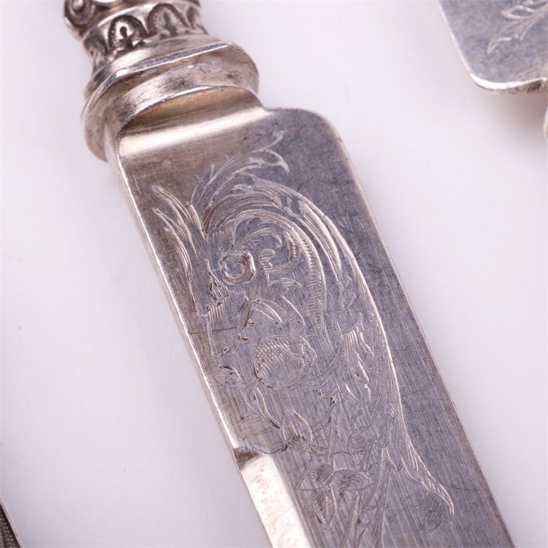 Set of 12 dessert knifes. French. — image 3