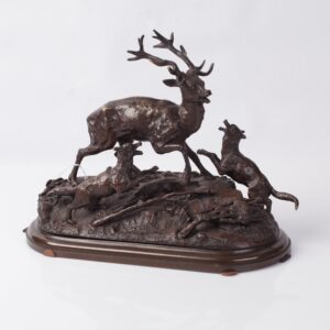 Hunting scene, bronze sculpture. Size: 29 X 39 X 17 cm. — image 1