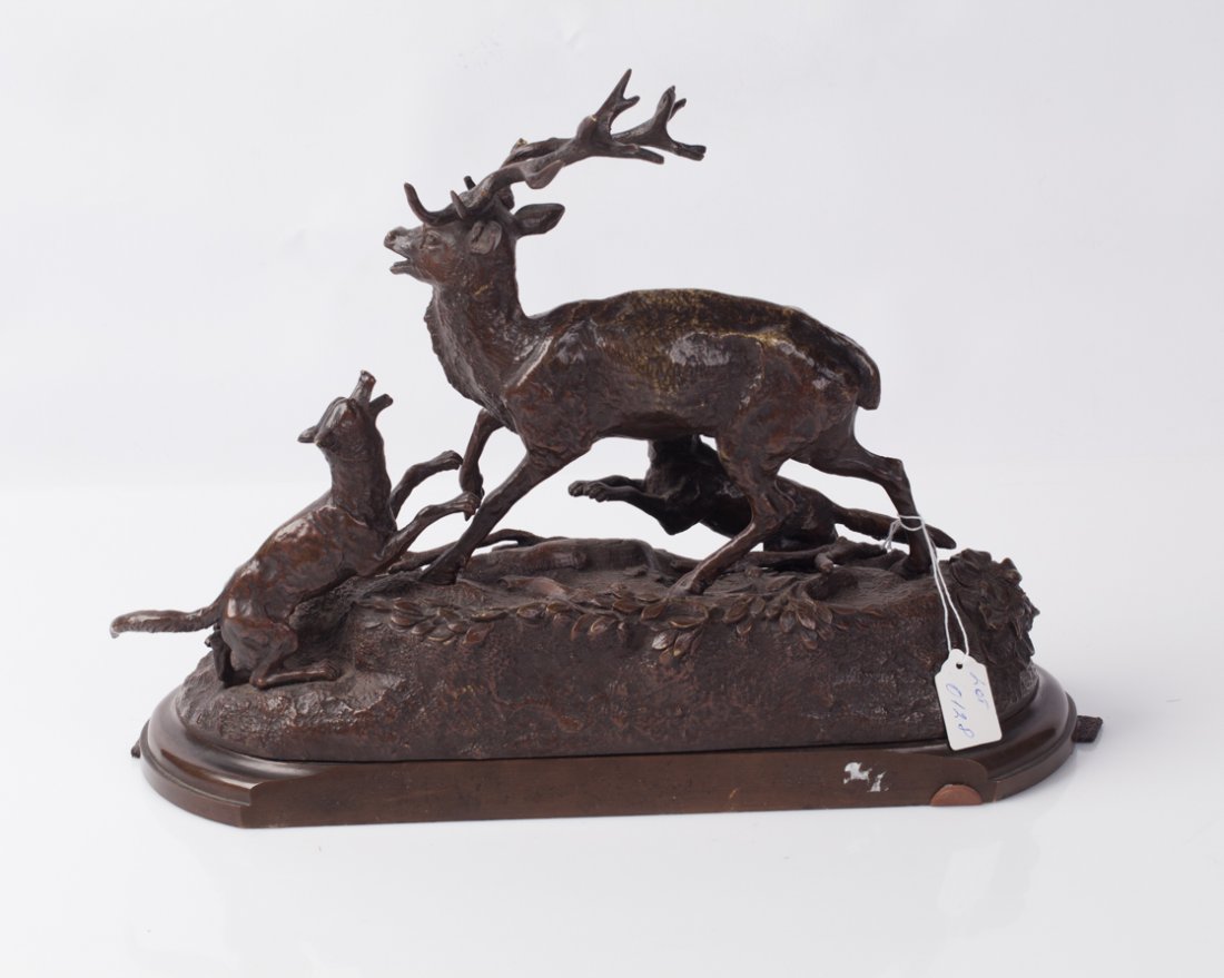 Hunting scene, bronze sculpture. Size: 29 X 39 X 17 cm. — image 4