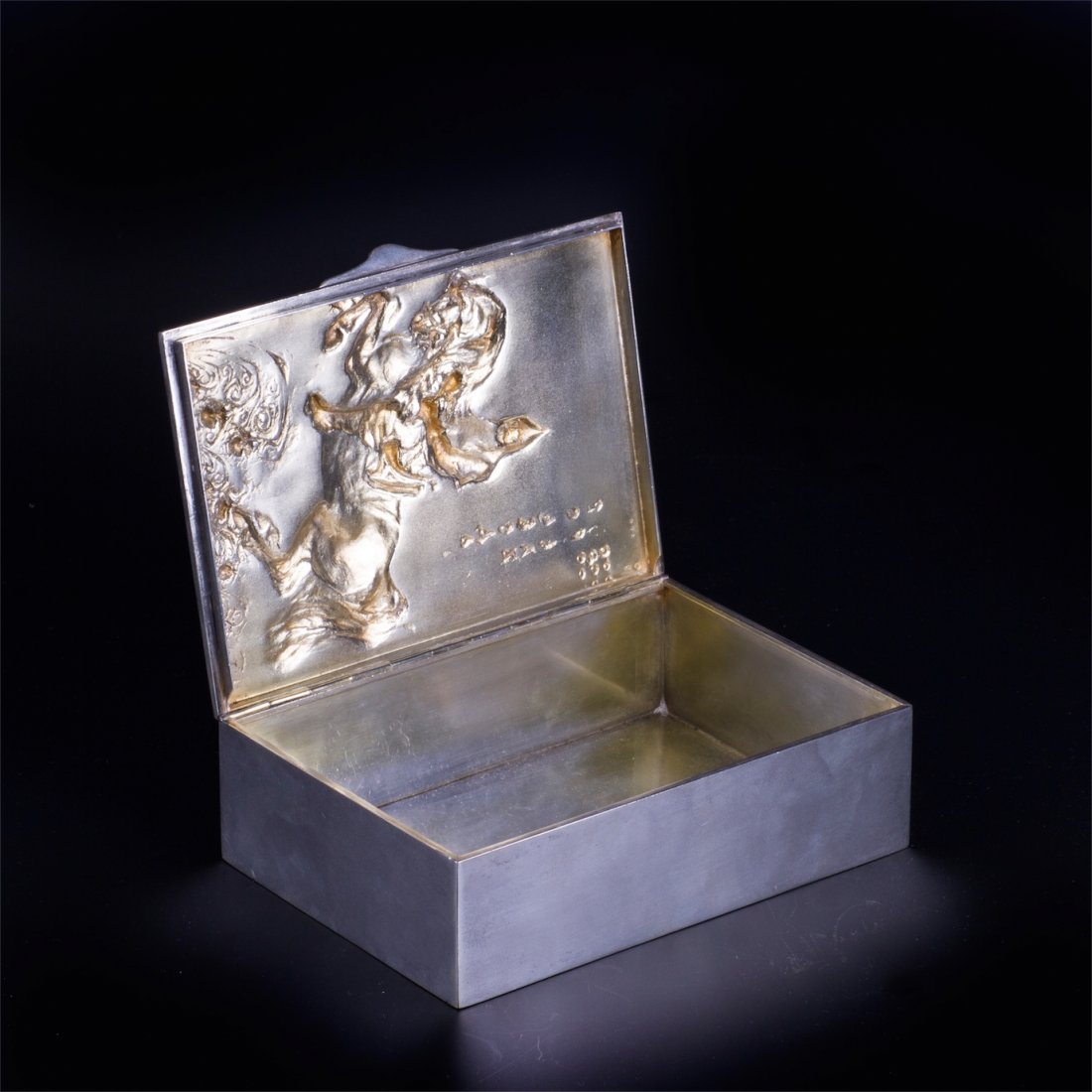 Russian style silver-gilt cigar box with Bogatyr theme — image 3