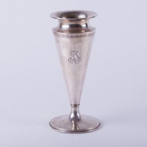 Sterling silver flower vase. — image 1