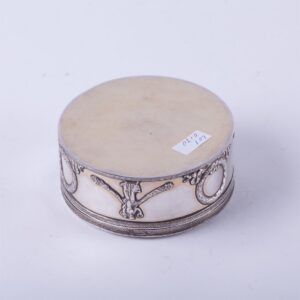 French solid silver box. — image 2