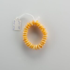 Natural Old Baltic Amber bracelet. — image 1