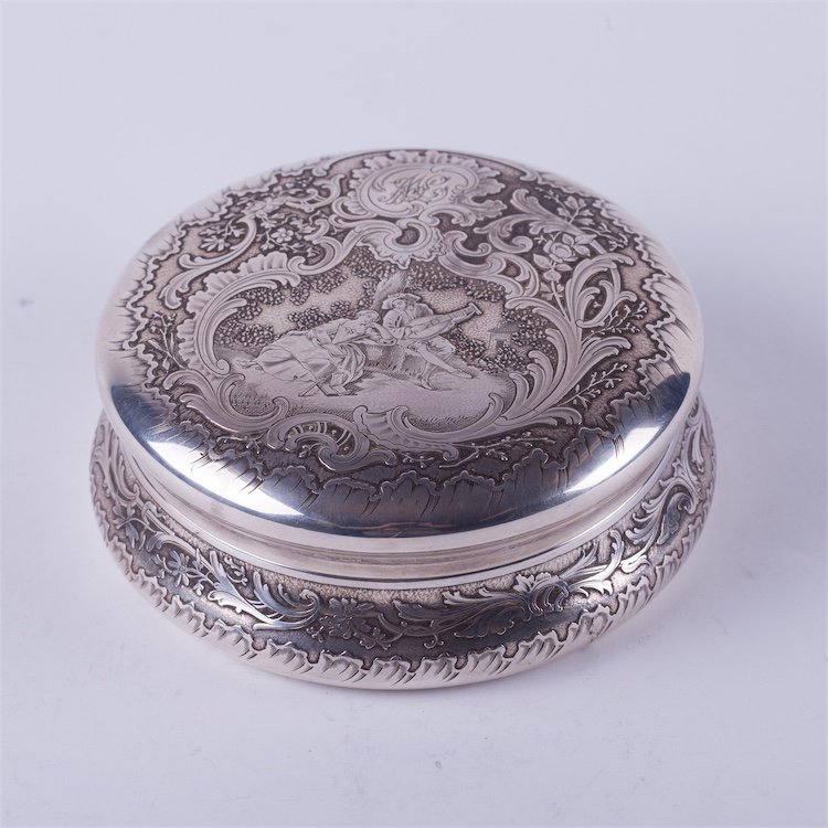 French solid silver box. — image 1