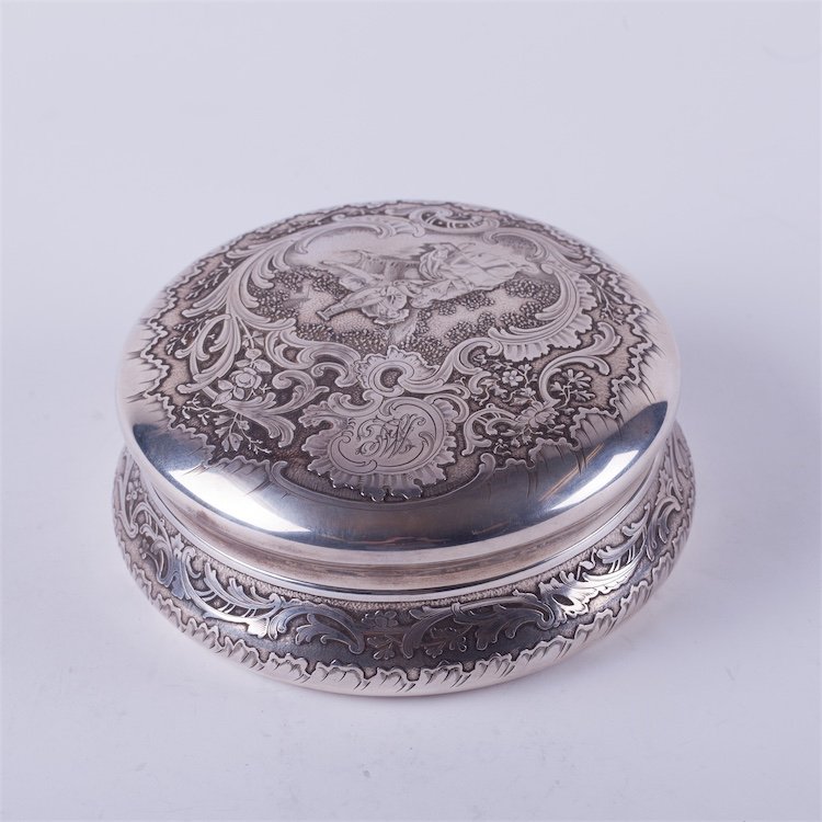 French solid silver box. — image 2