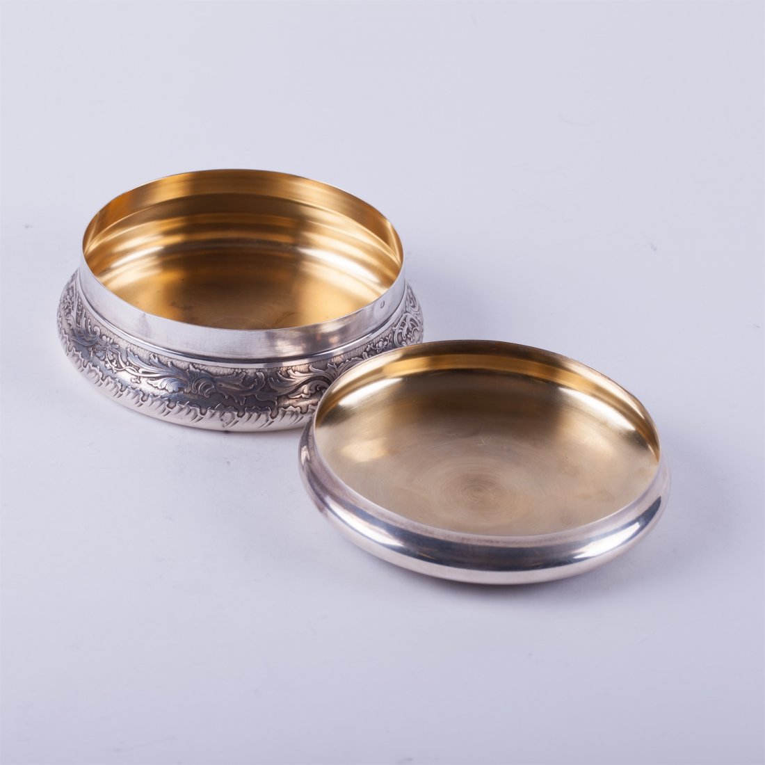 French solid silver box. — image 4