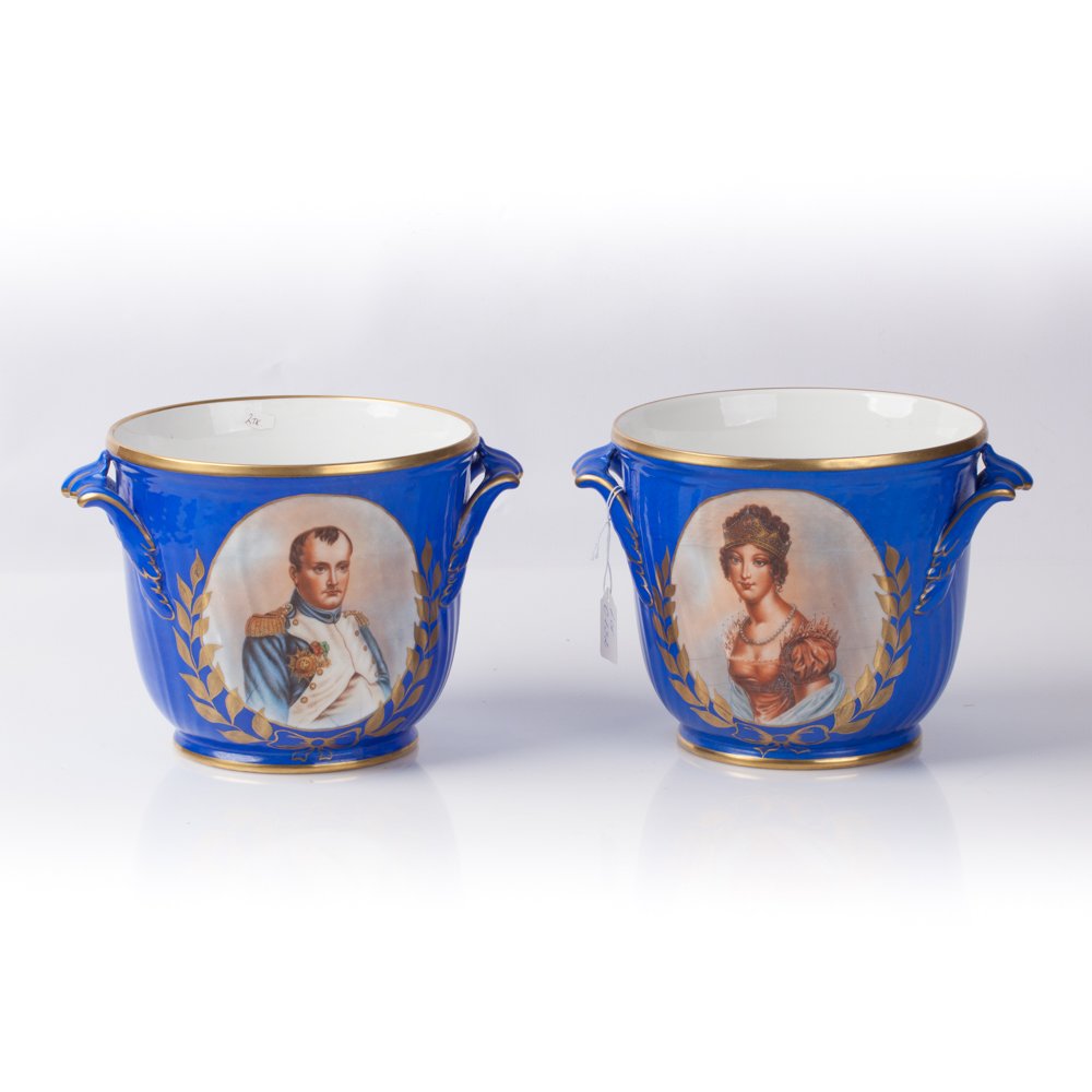 Flowerpots with Napoleon and Josephine portrait. — image 1