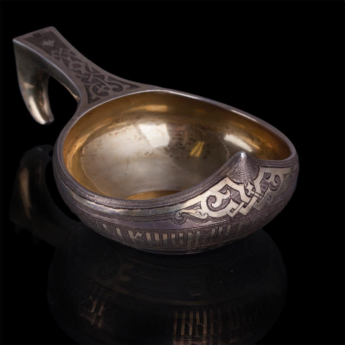Russian silver and engraved kovsh with a proverb — image 2