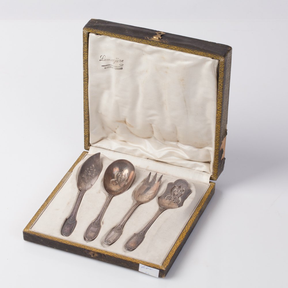 Silver serving set of 4 pieces. — image 1