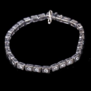 Gold 18K hand bracelet with diamonds — image 1