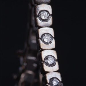 Gold 18K hand bracelet with diamonds — image 2