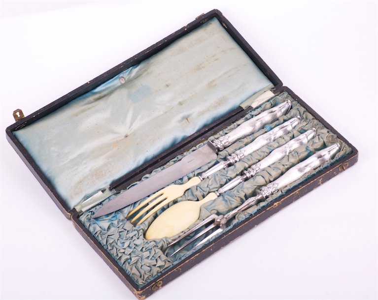 Silver set of 4 pieces for meat and salat. — image 1