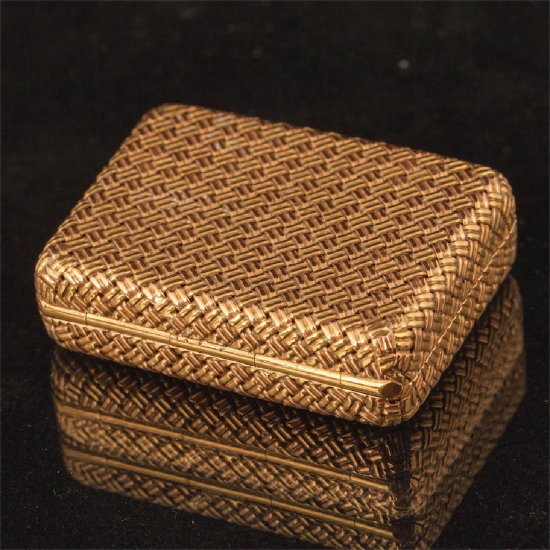 Antique gold, 18K pill box — image 2