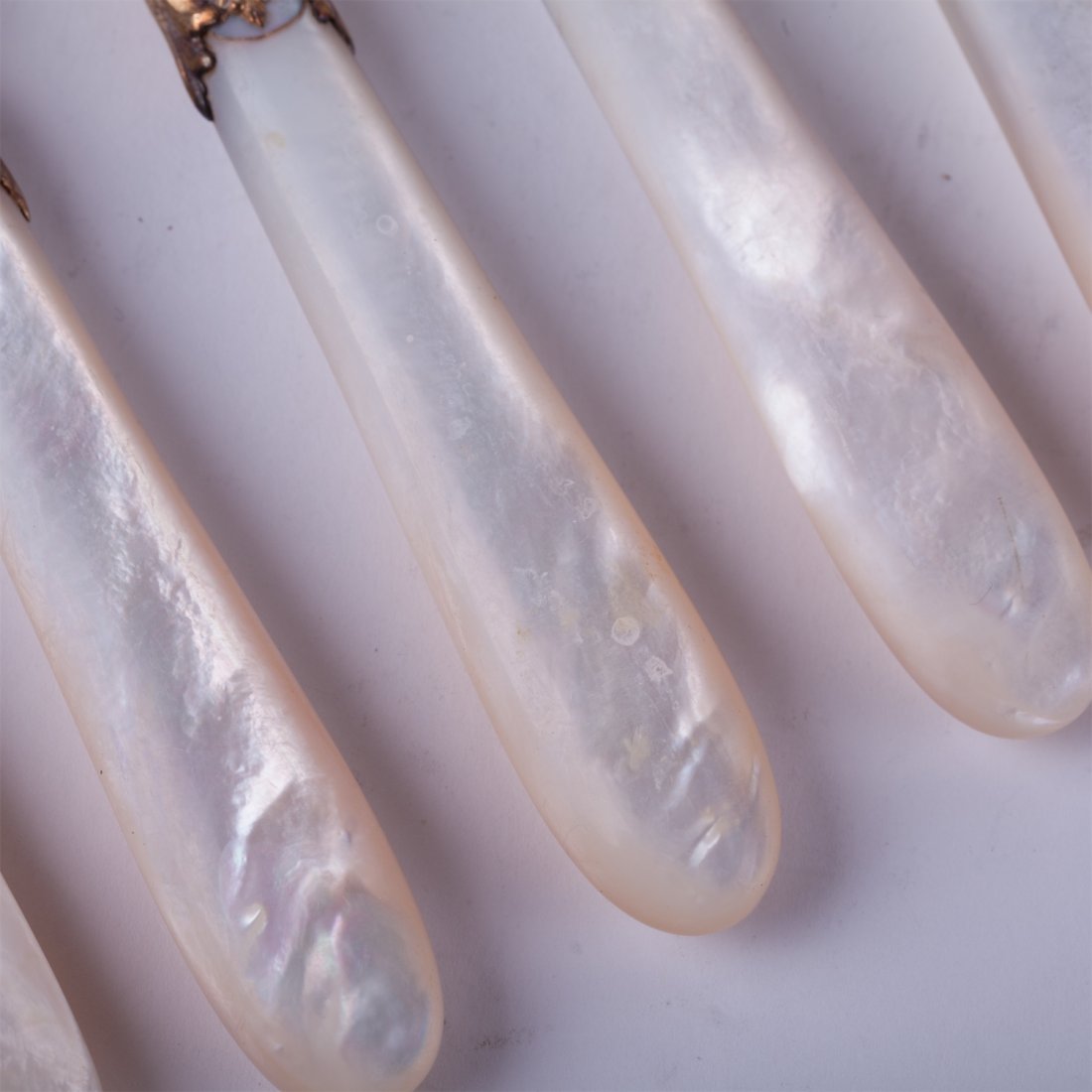 French dessert knifes from steel and pearl. — image 3