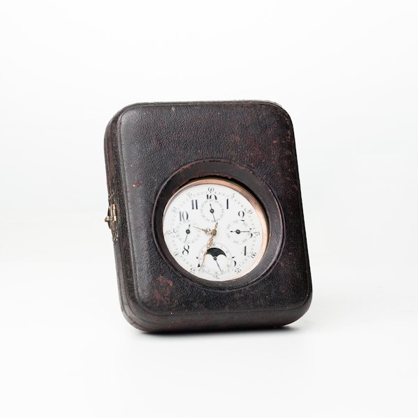 Table clock with calendar — image 1
