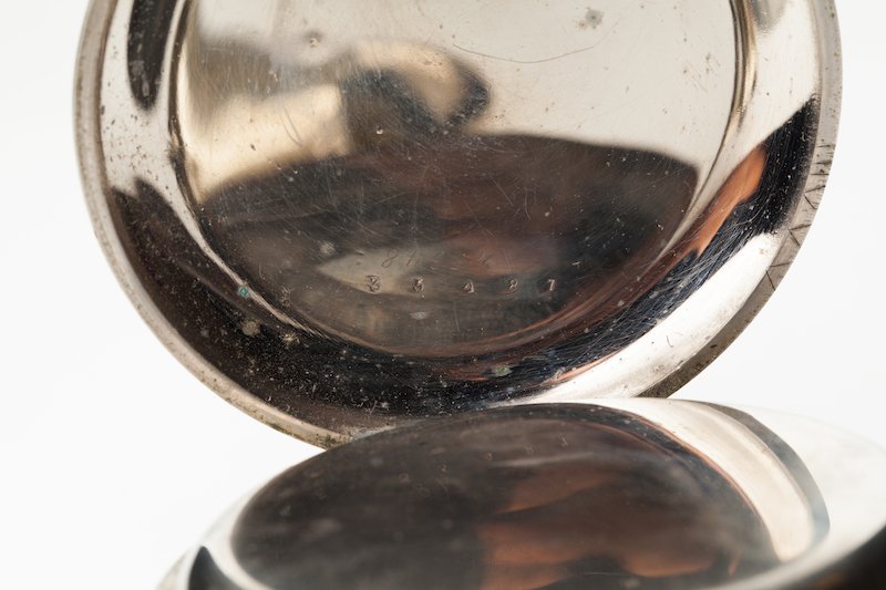 Table clock with calendar — image 4