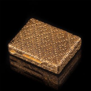 Antique gold, 18K pill box — image 1