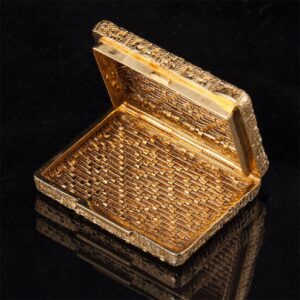Antique gold, 18K pill box — image 3