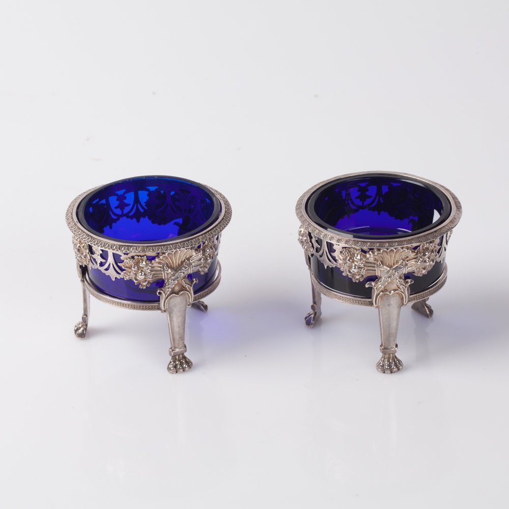Pair of silver saltcellars. — image 2