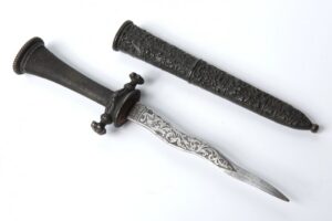 Romantic dagger. — image 1