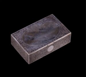 Russian silver-gilt and niello cigar box with — image 2