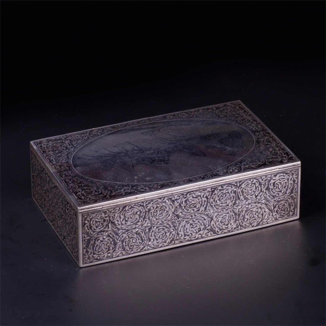Russian silver-gilt and niello cigar box with — image 3