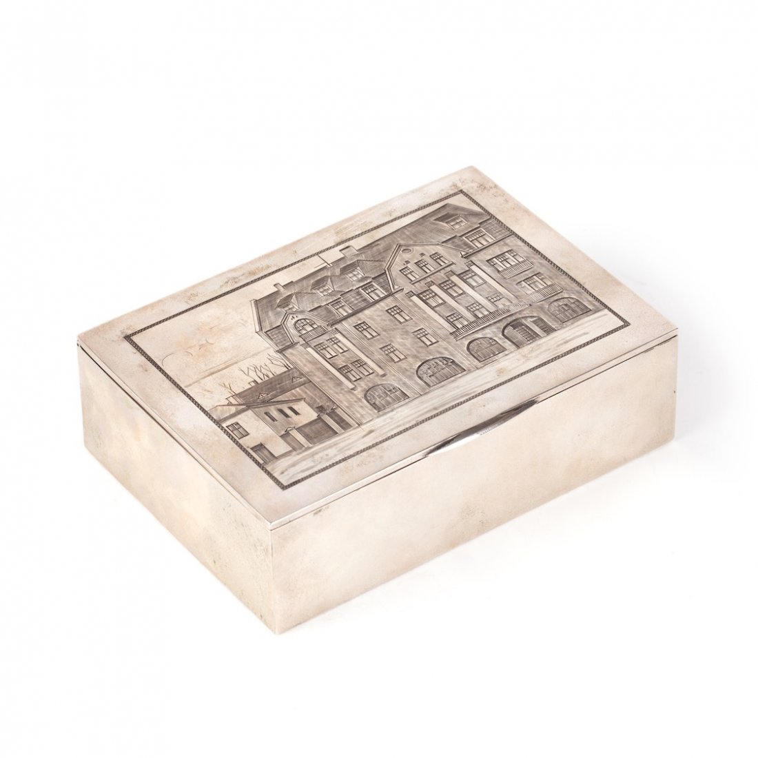 Cigar box with view of Tallinn city building. Tallinn, — image 1