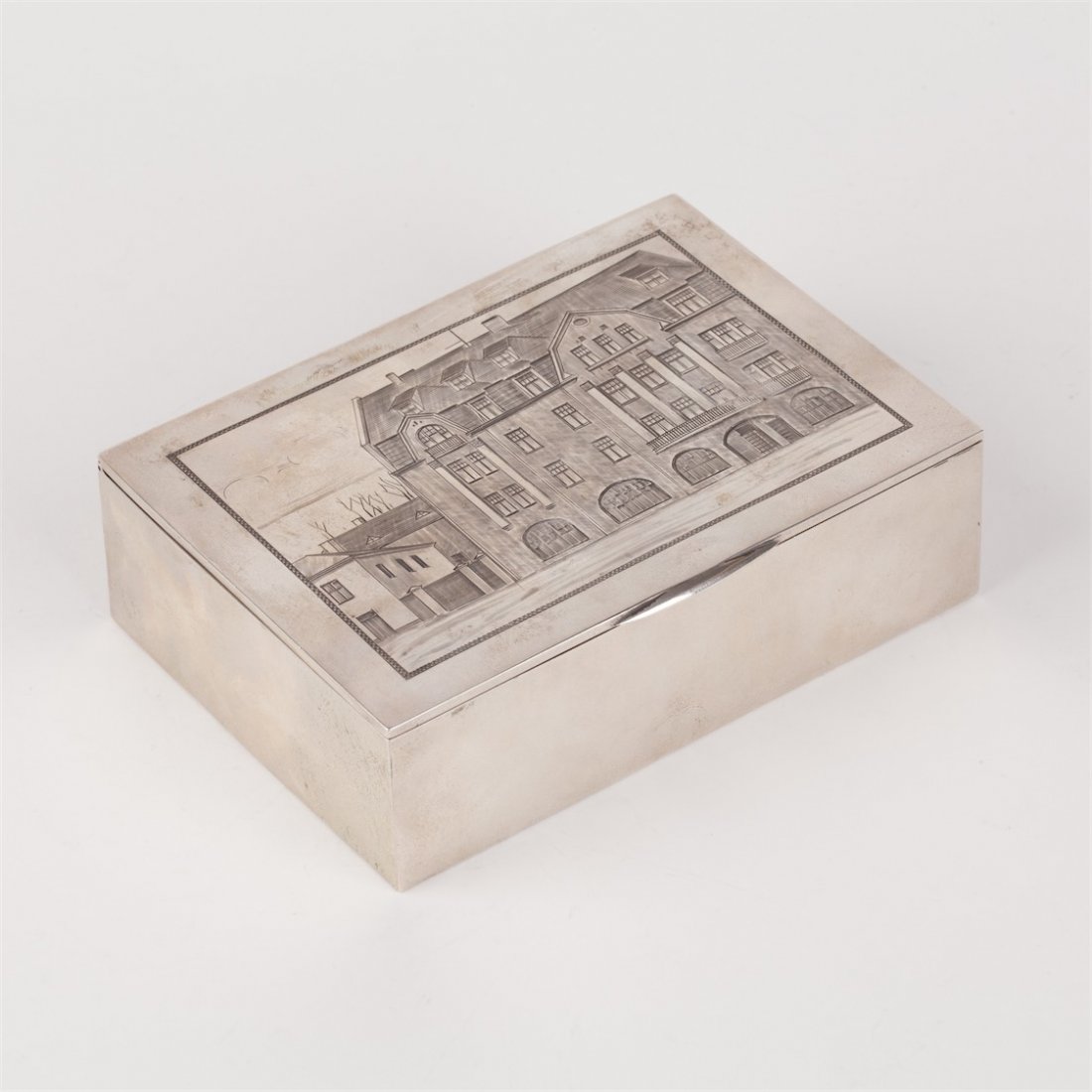 Cigar box with view of Tallinn city building. Tallinn, — image 2