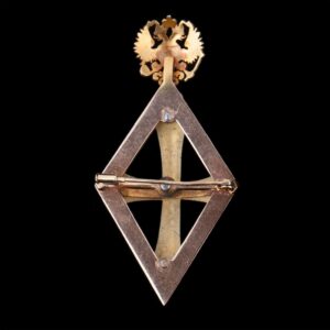 Russian gold and enamel badge for graduation — image 2