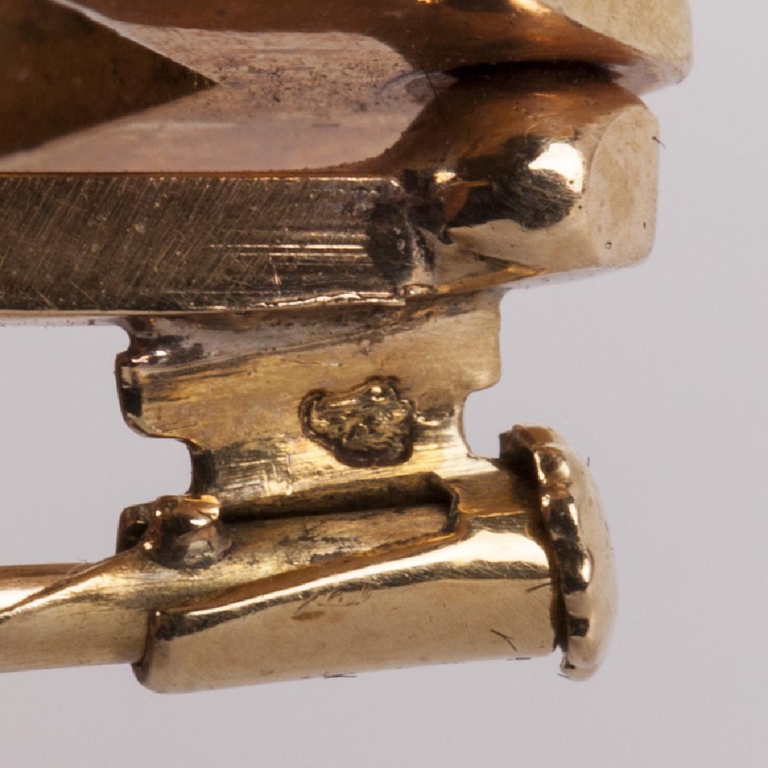 Russian gold and enamel badge for graduation — image 4