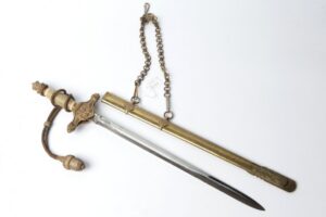 Spanish dagger. — image 1