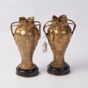 Vase. Pair. — image 1