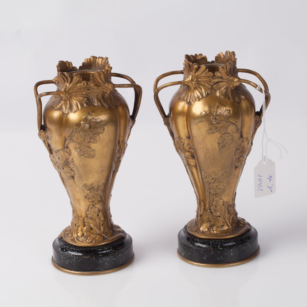Vase. Pair. — image 3